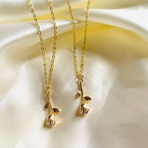 Gold rose necklace
